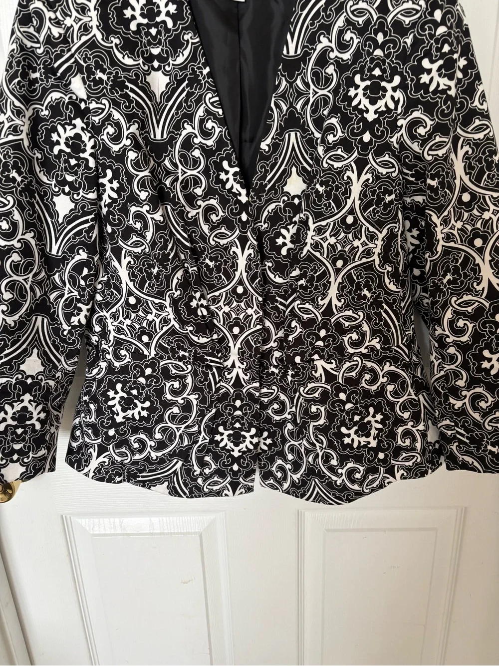 New York & Company Black and White Paisley Print Women's Blazer